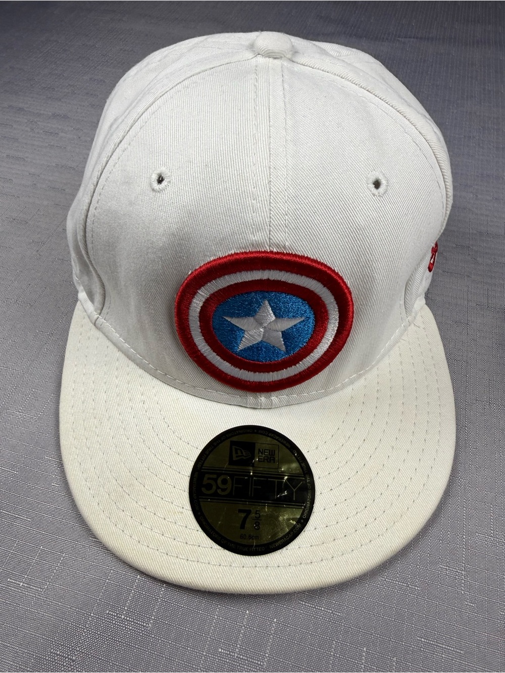 New ERA Marvel's Captain America Logo METAL & Thread Edition Grey Snap Back OFSA